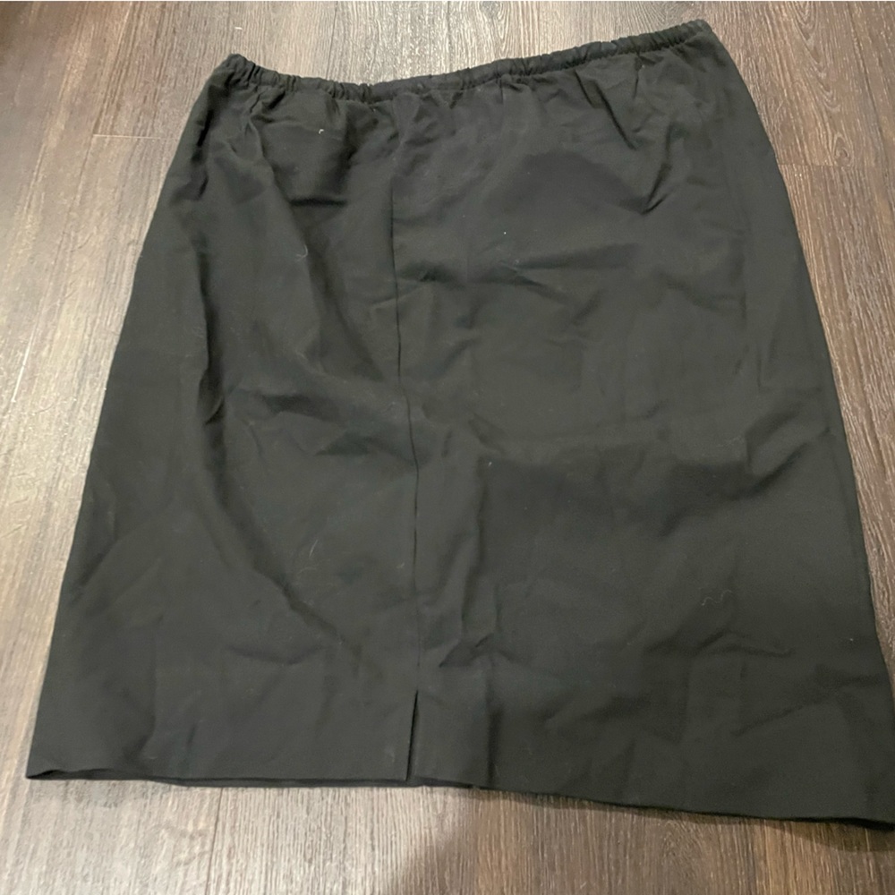 Women’s black maternity skirt.